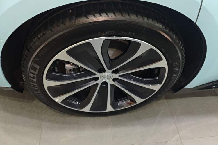Used Hima Luxeed S7 2026 Model Max+ Right Rear Wheel Hub