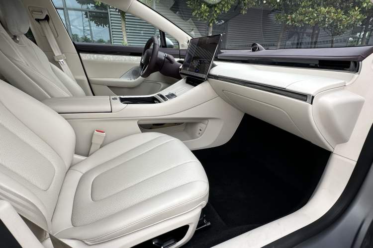 Used Hima Luxeed S7 2026 Model Max Interior 3