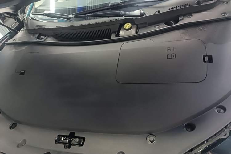 Used Hima Luxeed S7 2026 Model Max+ Engine Bay