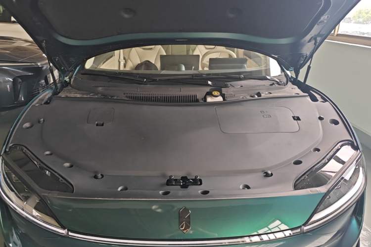 Used Hima Luxeed S7 2026 Model Max Engine Bay