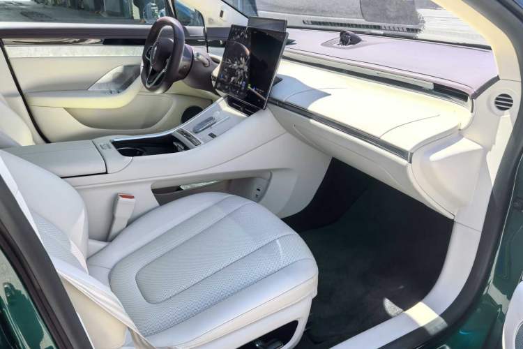 Used Hima Luxeed S7 2026 Model Max Interior 4