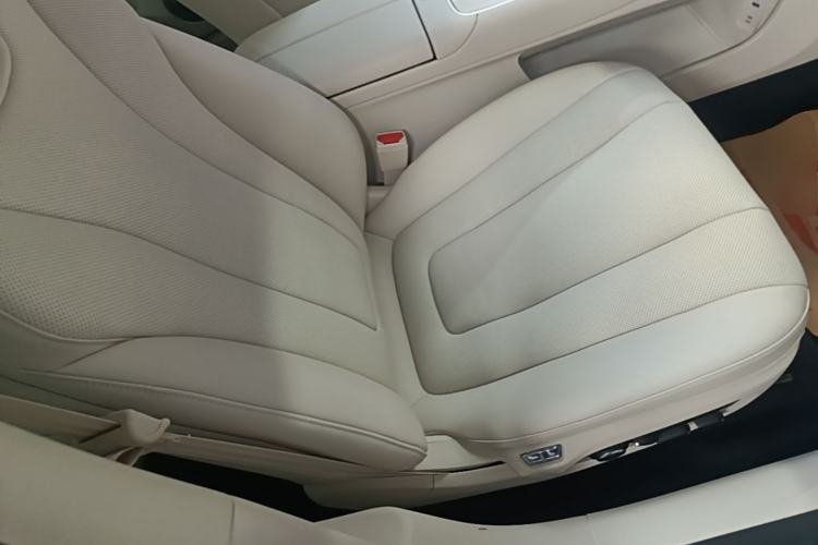 Used Hima Luxeed S7 2026 Model Max+ Right Front Seat