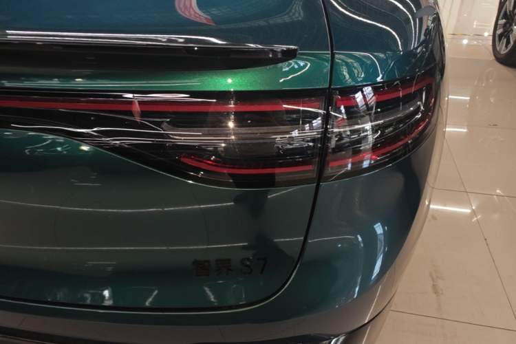 Used Hima Luxeed S7 2026 Model Max Right Rear Taillight