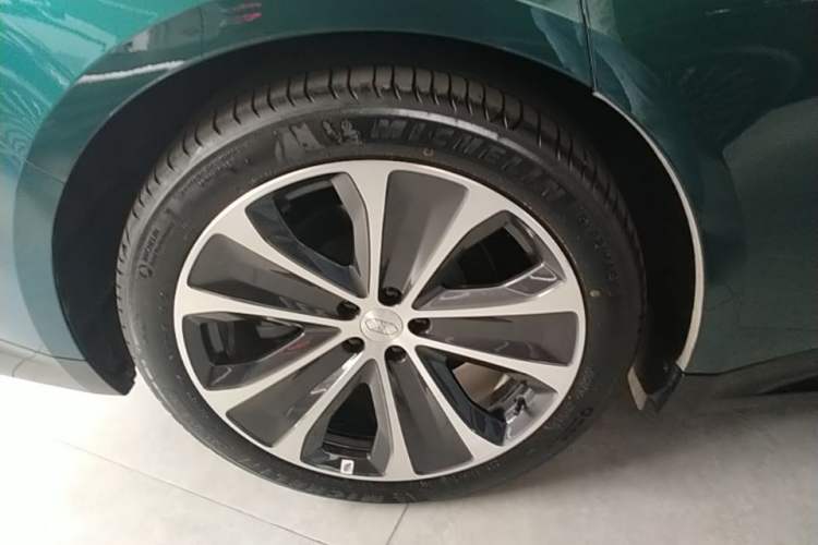 Used Hima Luxeed S7 2026 Model Max+ Right Rear Wheel Hub