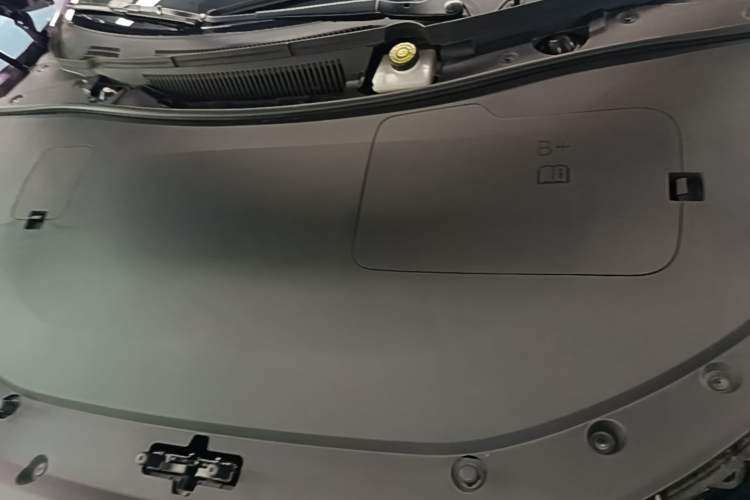 Used Hima Luxeed S7 2026 Model Max Engine Bay