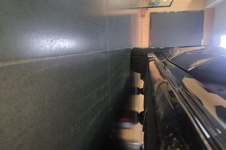 Used Hima Luxeed S7 2026 Model Ultra Right Side Sill