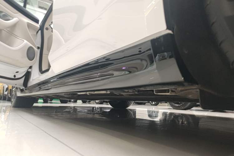 Used Hima Luxeed S7 2026 Model Max Left Side Sill