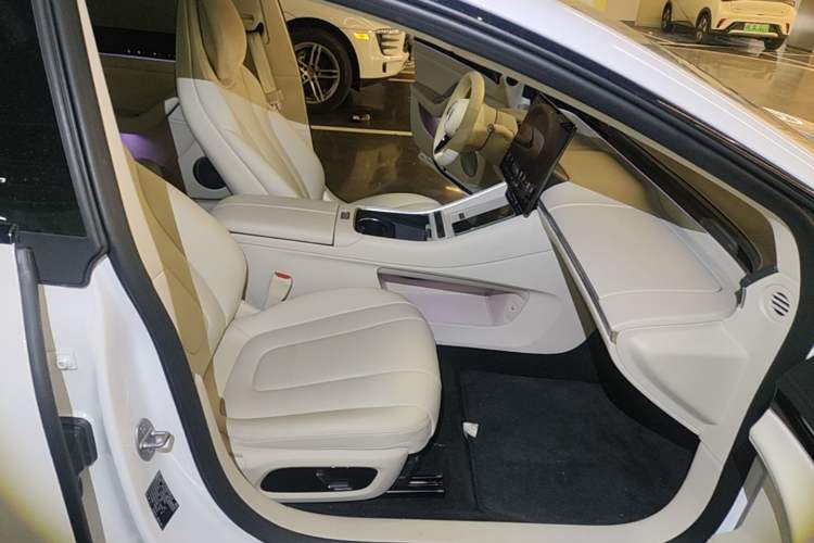 Used Hima Luxeed S7 2026 Model Max Right Front Seat