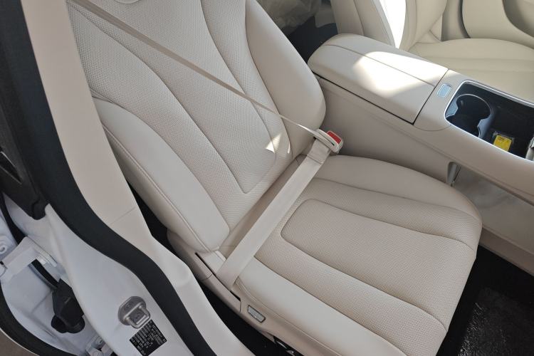 Used Hima Luxeed S7 2026 Model Max+ Right Front Seat