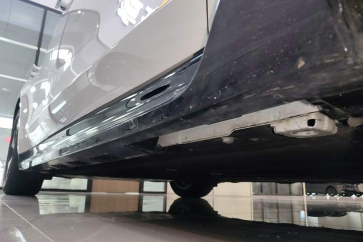 Used Hima Luxeed S7 2026 Model Max Right Side Sill
