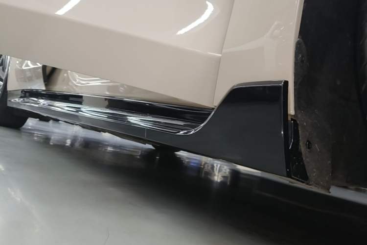 Used Hima Luxeed S7 2026 Model Max+ Right Side Sill