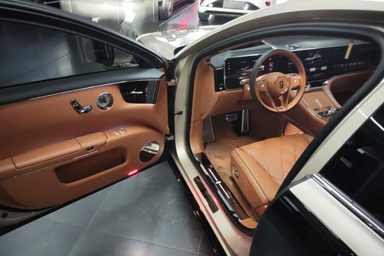 Used Hima S800 2025 Model, Range-Extended Starlight Prestige Edition, 5 Seats Driver Seat