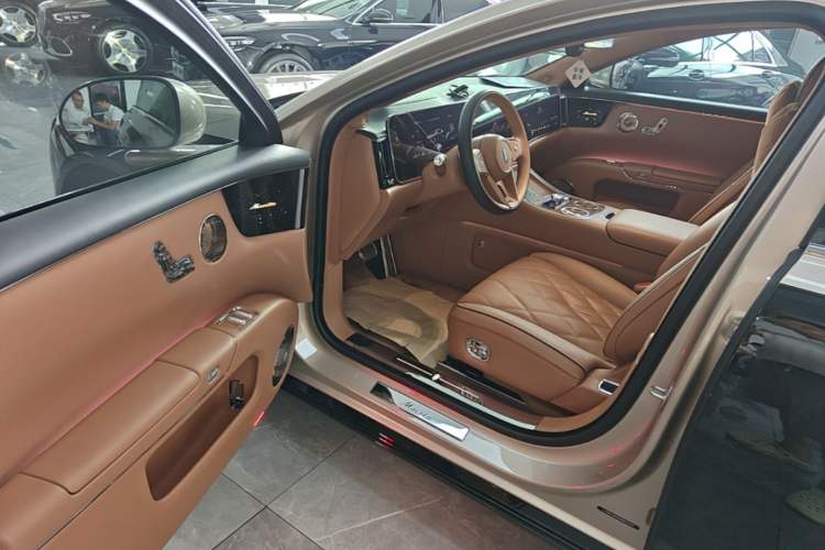 Used Hima S800 2025 Model, Range-Extended Starlight Executive Edition, 4 Seats Driver Seat