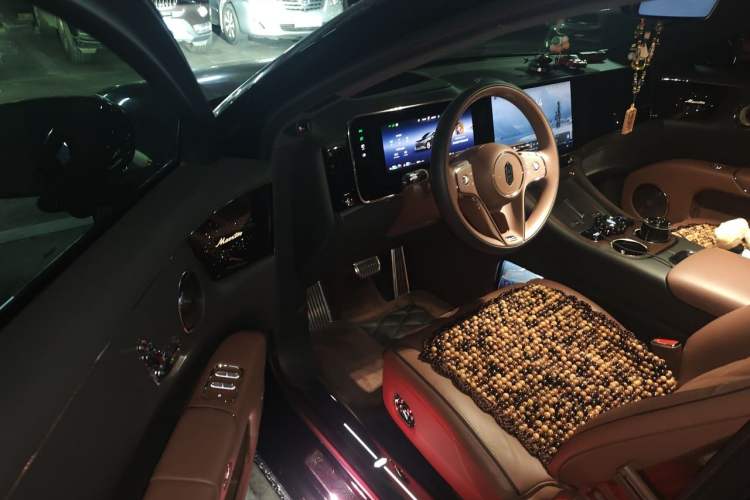 Used Hima S800 2025 Model, Range-Extended Starlight Executive Edition, 4 Seats Driver Seat
