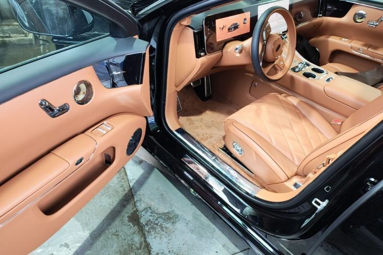 Used Hima S800 2025 Model, Range-Extended Starlight Executive Edition, 4 Seats Driver Seat
