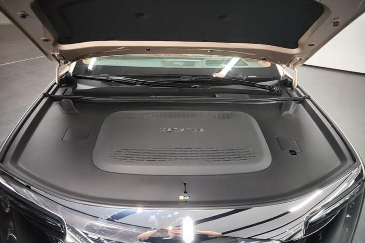 Used Hima S800 2025 Model, Range-Extended Starlight Prestige Edition, 5 Seats Engine Bay