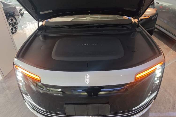 Used Hima S800 2025 Model, Range-Extended Starlight Premium Edition, 5 Seats Engine Bay