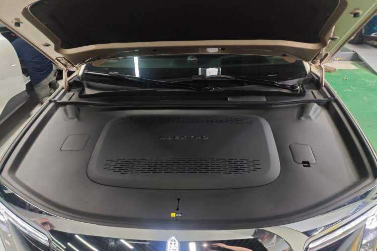 Used Hima S800 2025 Model, Range-Extended Starlight Executive Edition, 4 Seats Engine Bay