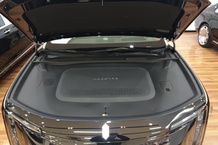 Used Hima S800 2025 Model, Range-Extended Starlight Executive Edition, 4 Seats Engine Bay