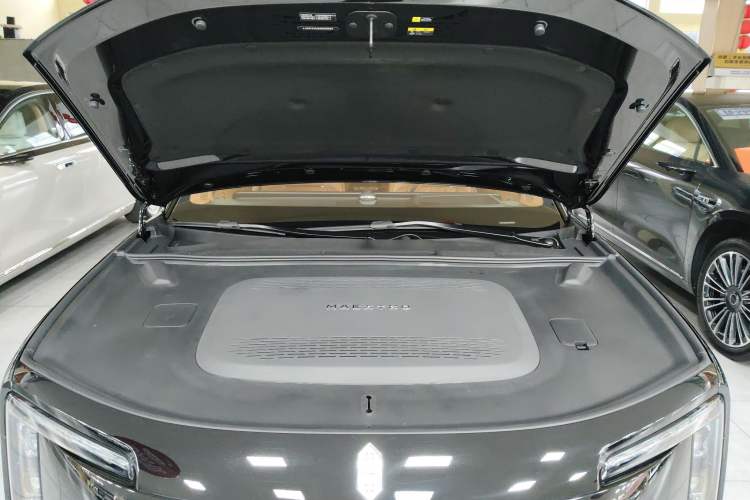 Used Hima S800 2025 Model, Range-Extended Starlight Premium Edition, 5 Seats Engine Bay
