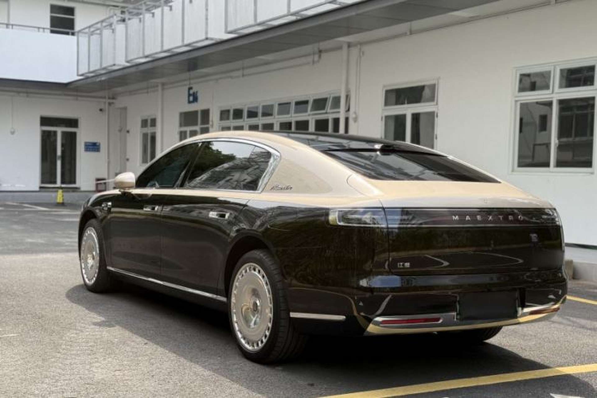 Used Hima S800 2025 Model, Range-Extended Starlight Executive Edition, 4 Seats Exterior 2
