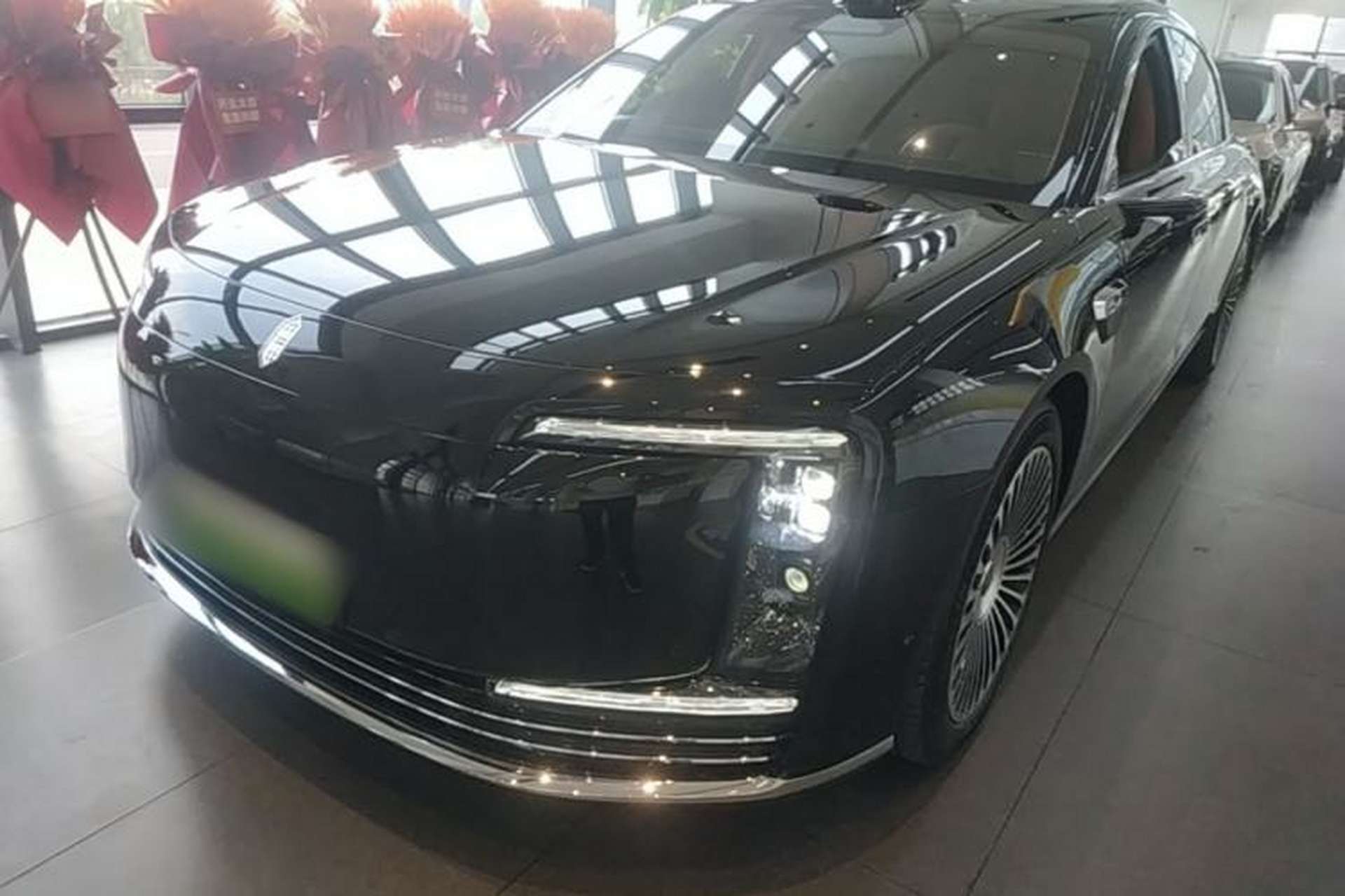 Used Hima S800 2025 Model, Range-Extended Starlight Executive Edition, 4 Seats Front Left 45 Deg