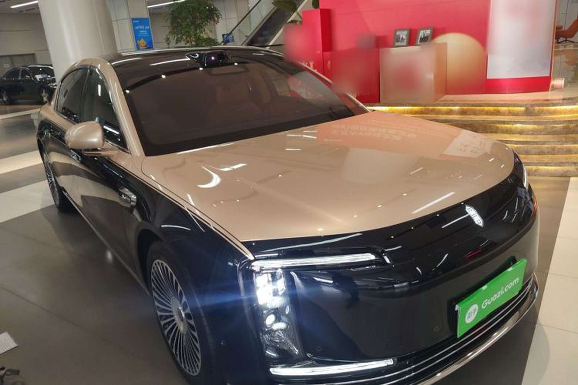 Used Hima S800 2025 Model, Range-Extended Starlight Premium Edition, 5 Seats Front Right 45 Deg
