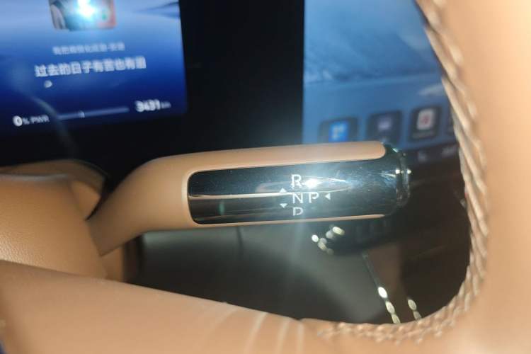 Used Hima S800 2025 Model, Range-Extended Starlight Executive Edition, 4 Seats Gear Lever