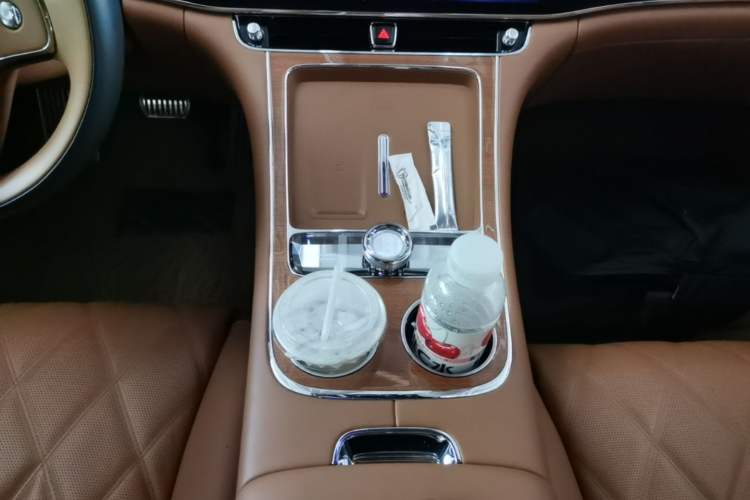 Used Hima S800 2025 Model, Range-Extended Starlight Premium Edition, 5 Seats Gear Lever