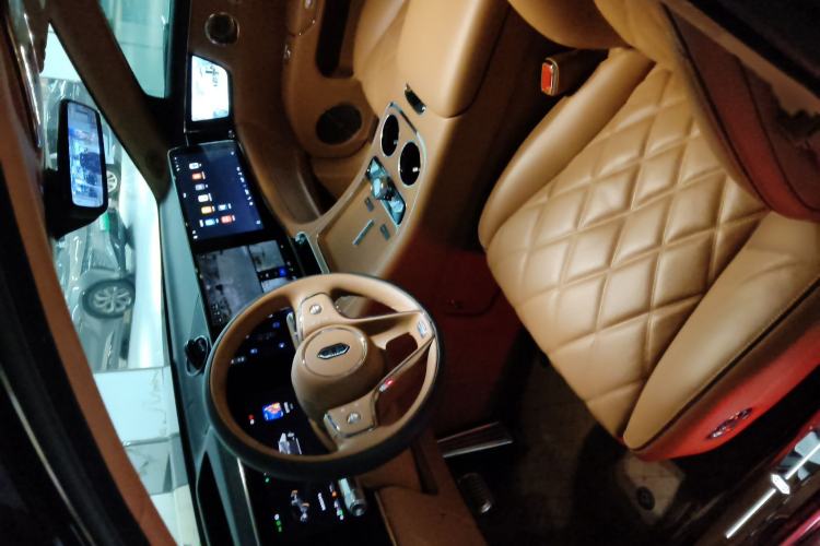 Used Hima S800 2025 Model, Range-Extended Starlight Executive Edition, 4 Seats Interior 1