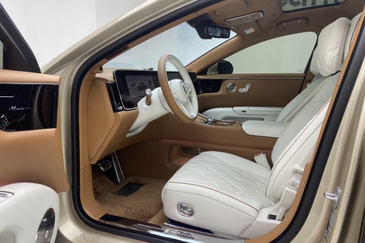 Used Hima S800 2025 Model, Range-Extended Starlight Executive Edition, 4 Seats Interior 2