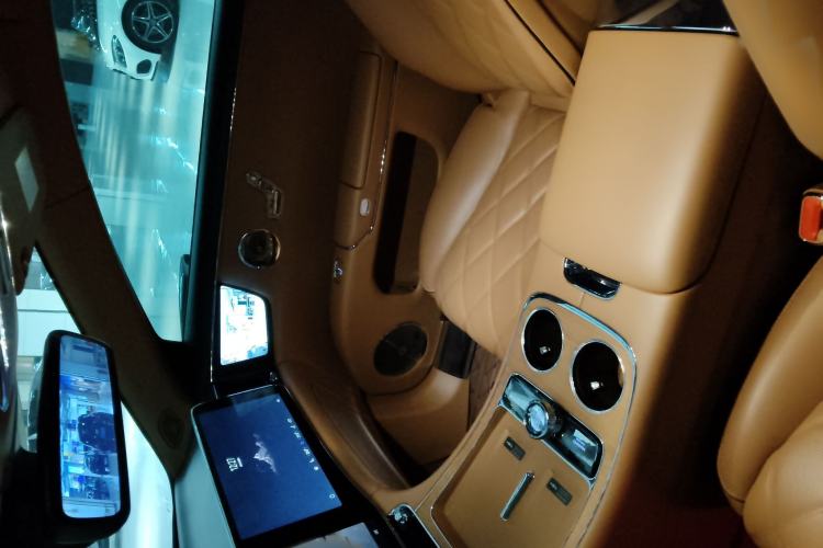 Used Hima S800 2025 Model, Range-Extended Starlight Executive Edition, 4 Seats Interior 3