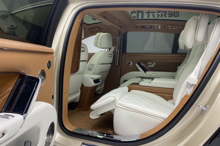 Used Hima S800 2025 Model, Range-Extended Starlight Executive Edition, 4 Seats Interior 3