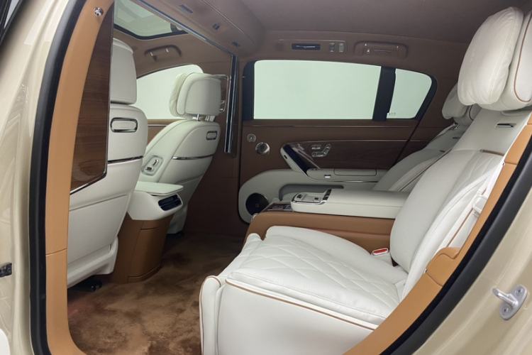 Used Hima S800 2025 Model, Range-Extended Starlight Executive Edition, 4 Seats Interior 3