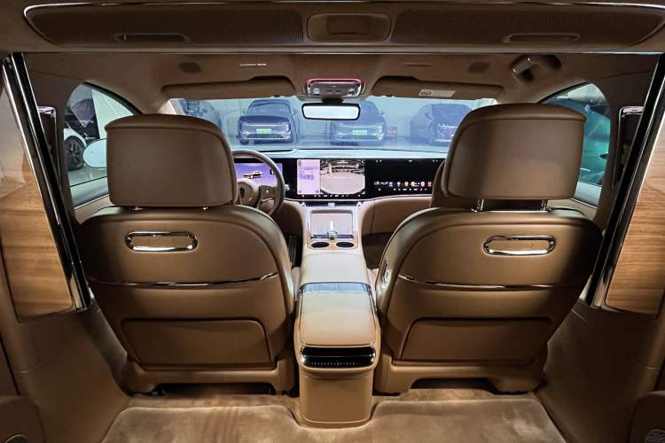 Used Hima S800 2025 Model, Range-Extended Starlight Premium Edition, 5 Seats Interior 4