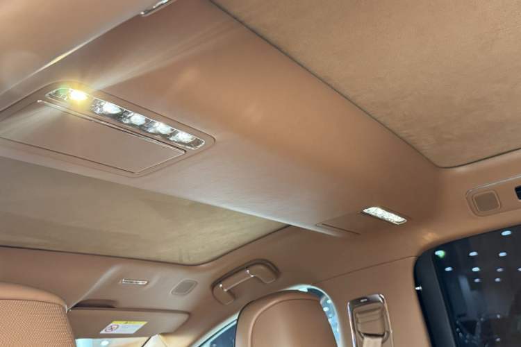 Used Hima S800 2025 Model, Range-Extended Starlight Premium Edition, 5 Seats Interior 9