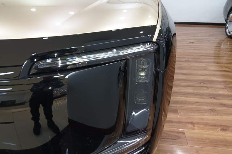 Used Hima S800 2025 Model, Range-Extended Starlight Executive Edition, 4 Seats Left Front Headlight