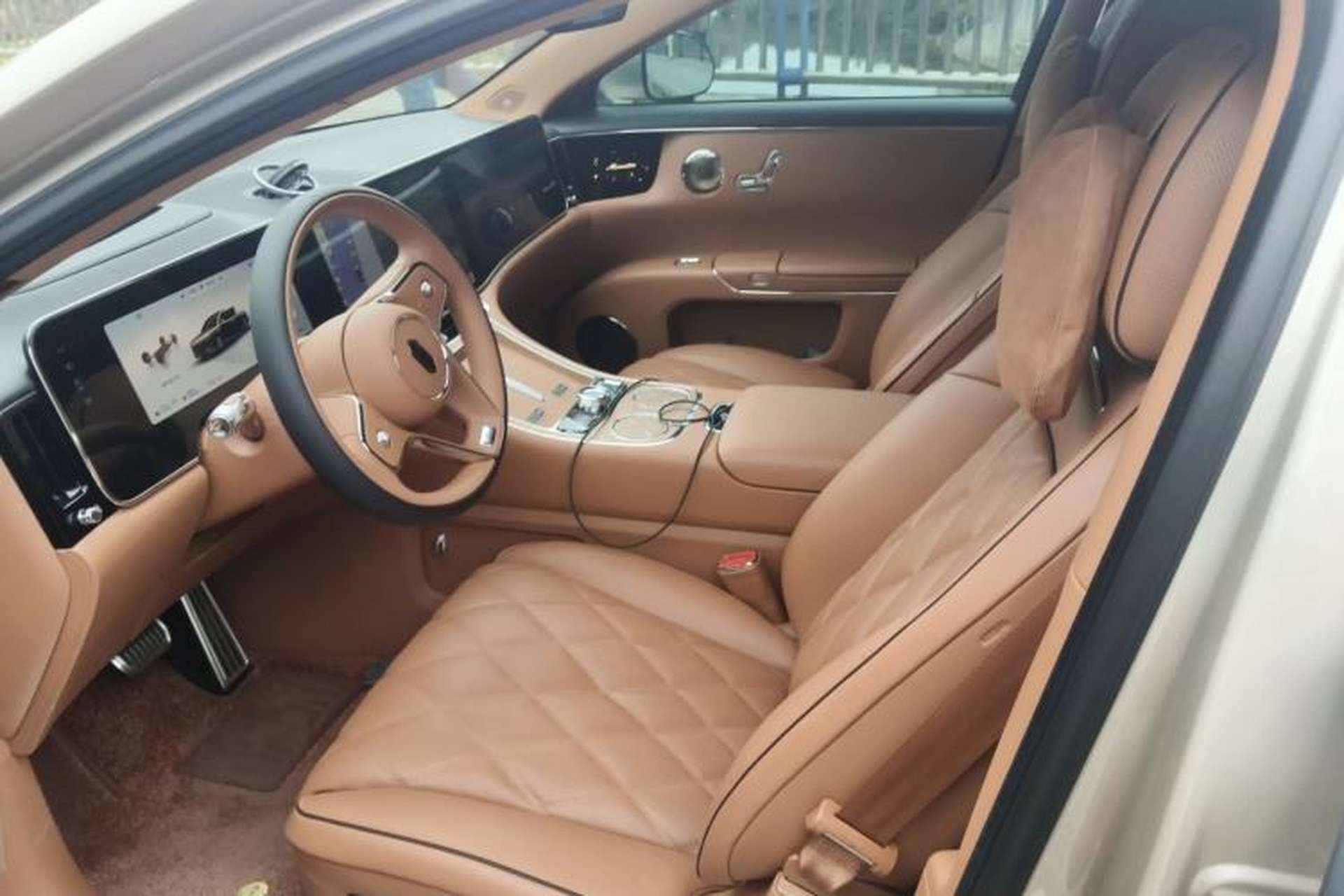Used Hima S800 2025 Model, Pure Electric, Xinghui Deluxe Edition, 5 Seats (896-line LiDAR) Left Front Seat