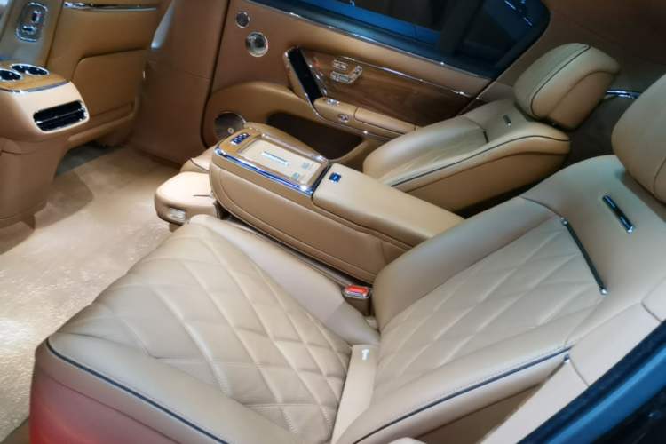 Used Hima S800 2025 Model, Range-Extended Starlight Premium Edition, 5 Seats Left Rear Seat