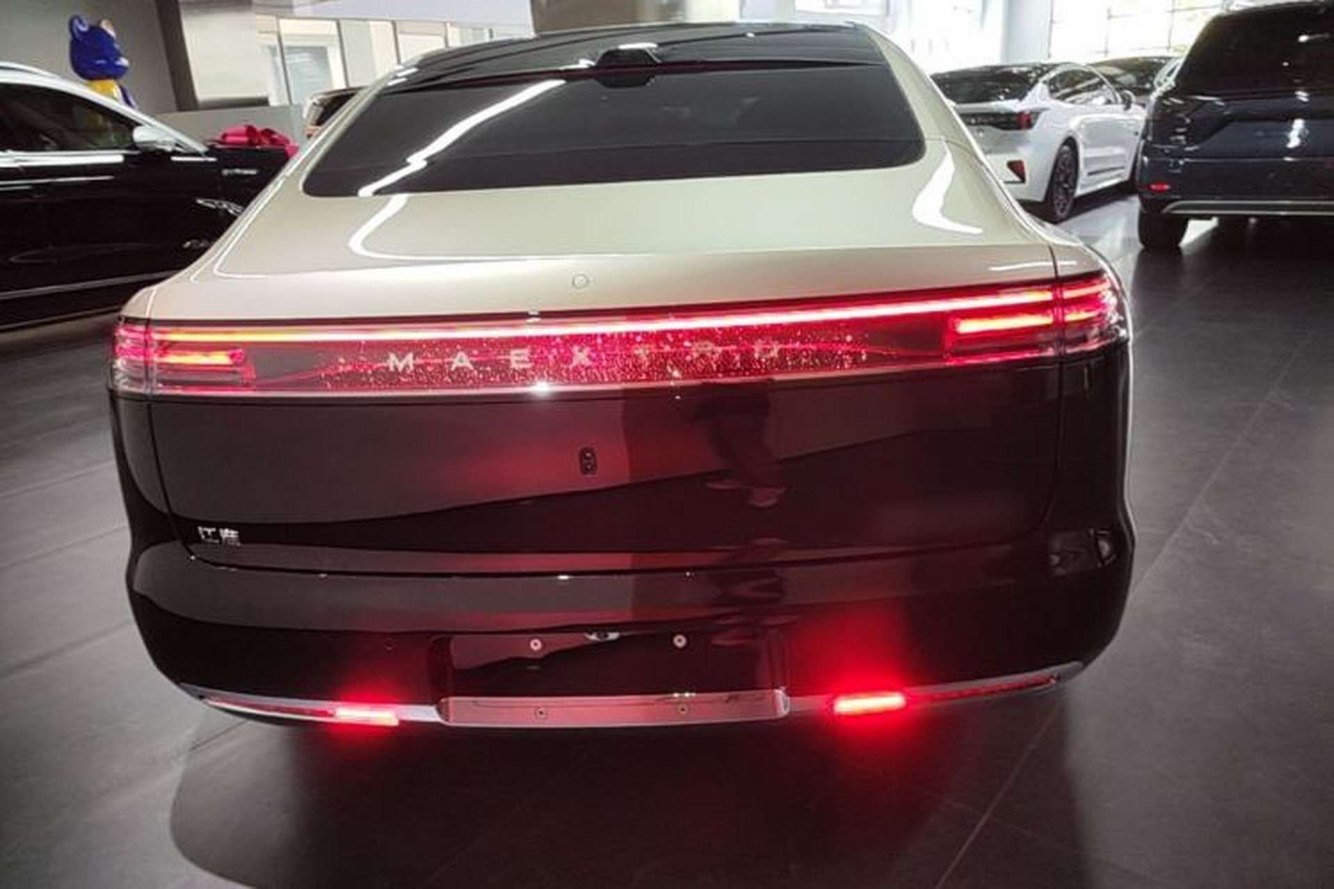 Used Hima S800 2025 Model, Range-Extended Starlight Prestige Edition, 5 Seats Rear