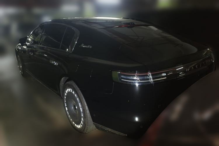 Used Hima S800 2025 Model, Range-Extended Starlight Executive Edition, 4 Seats Rear Left 45 Deg