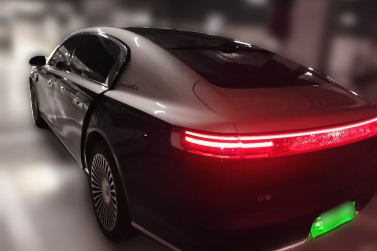 Used Hima S800 2025 Model, Range-Extended Starlight Premium Edition, 5 Seats Rear Left 45 Deg