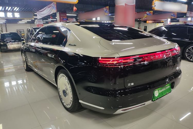 Used Hima S800 2025 Model, Range-Extended Starlight Executive Edition, 4 Seats Rear Left 45 Deg