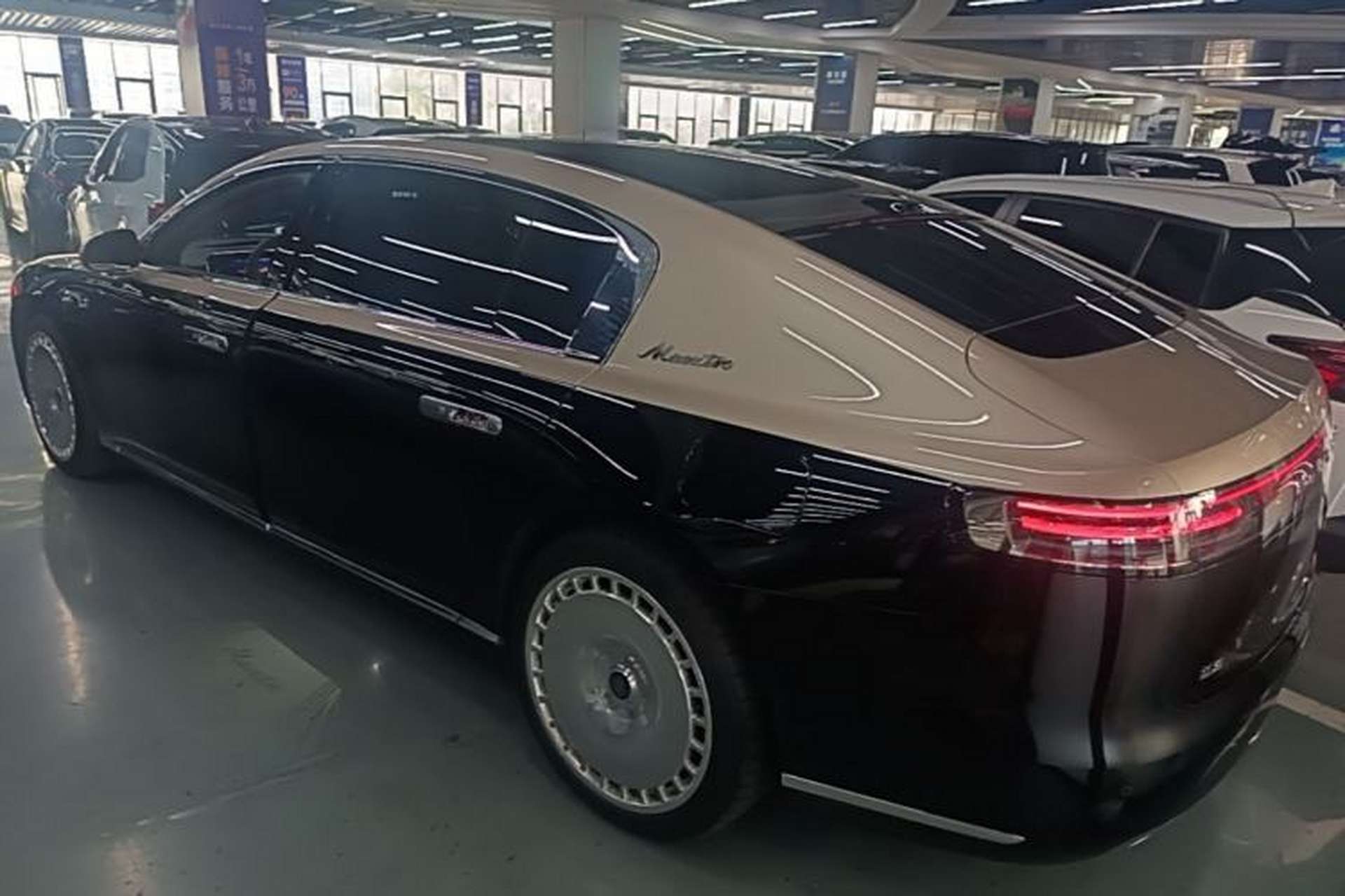 Used Hima S800 2025 Model, Range-Extended Starlight Executive Edition, 4 Seats Rear Left 45 Deg