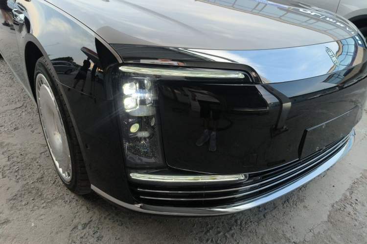 Used Hima S800 2025 Model, Range-Extended Starlight Prestige Edition, 5 Seats Right Front Headlight