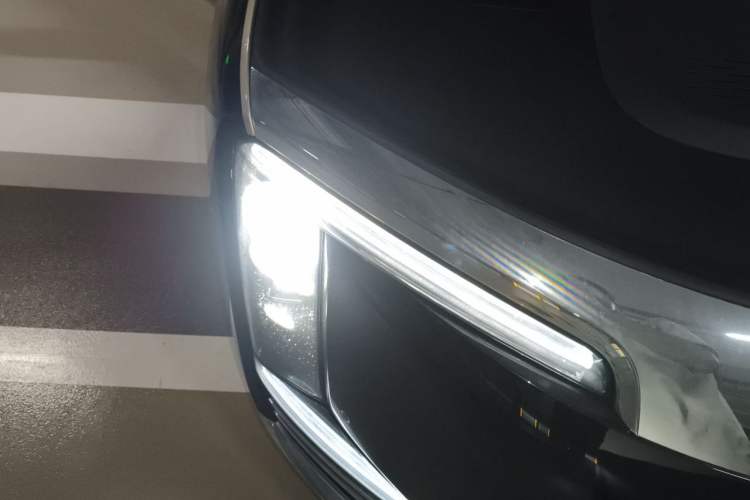 Used Hima S800 2025 Model, Range-Extended Starlight Premium Edition, 5 Seats Right Front Headlight