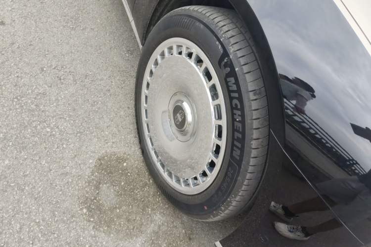 Used Hima S800 2025 Model, Pure Electric, Xinghui Deluxe Edition, 5 Seats (896-line LiDAR) Right Front Wheel Hub