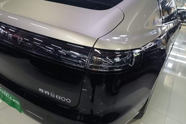 Used Hima S800 2025 Model, Range-Extended Starlight Prestige Edition, 5 Seats Right Rear Taillight