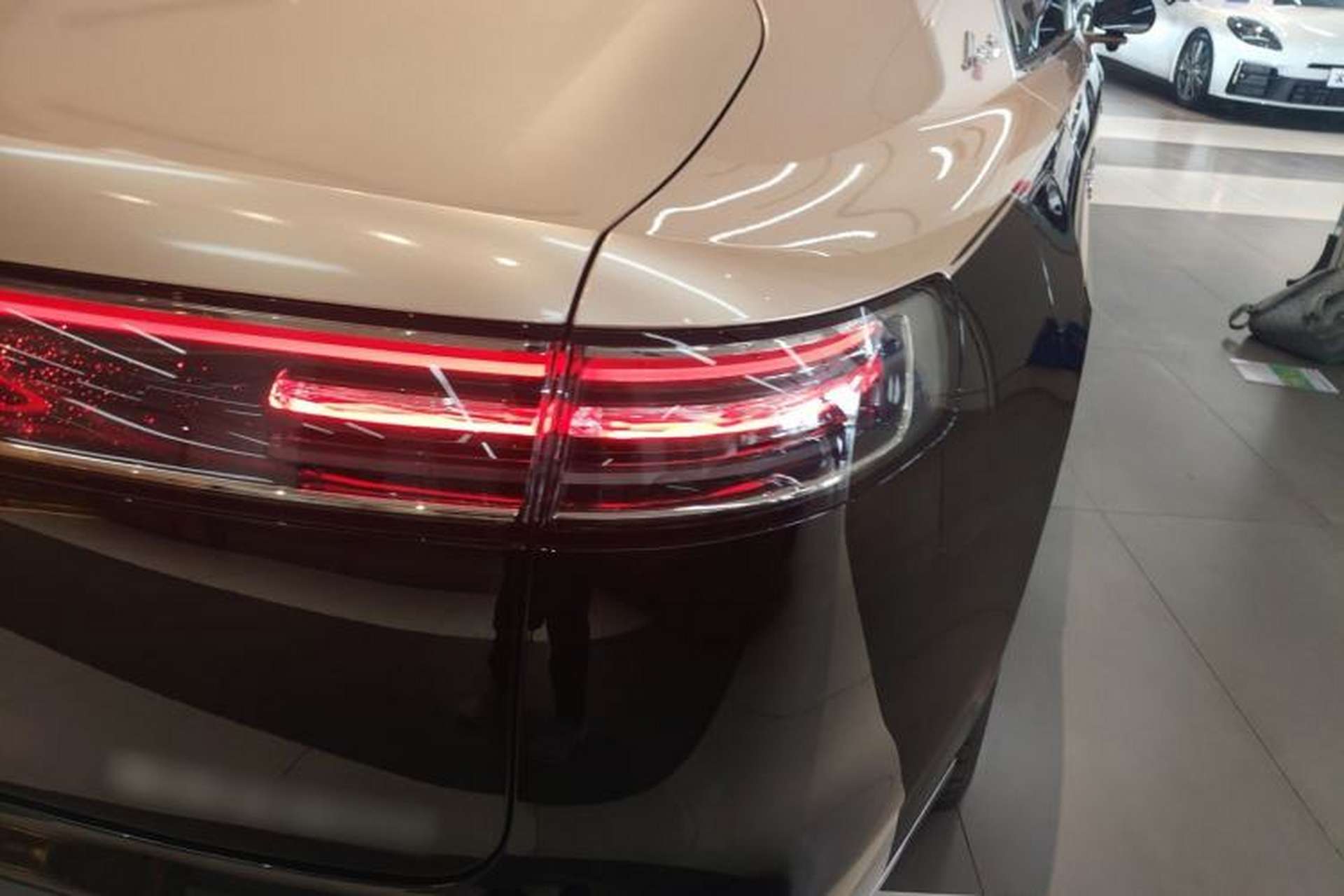Used Hima S800 2025 Model, Range-Extended Starlight Premium Edition, 5 Seats Right Rear Taillight