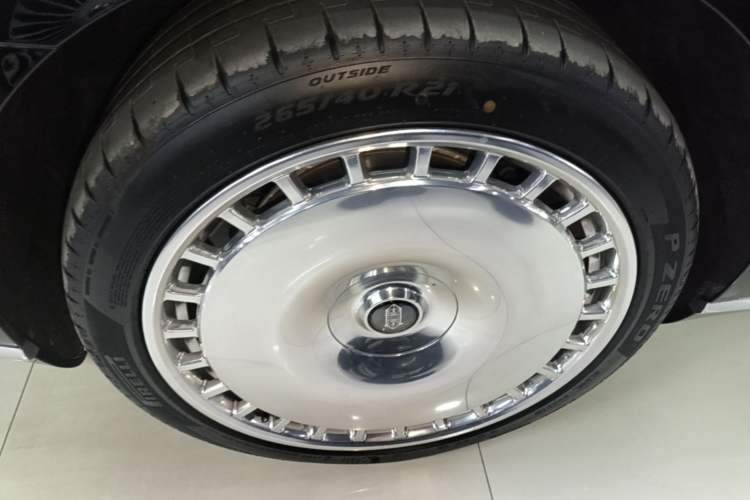 Used Hima S800 2025 Model, Range-Extended Starlight Prestige Edition, 5 Seats Right Rear Wheel Hub